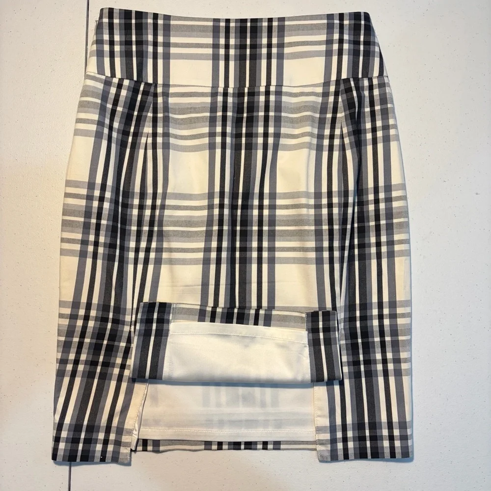 Club Monaco B&W Plaid Pencil Skirt - Picture 2 of 7